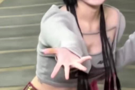 直播被问如何当好小三韦雪发飙怒斥反被网友嘲讽买热搜当捞女